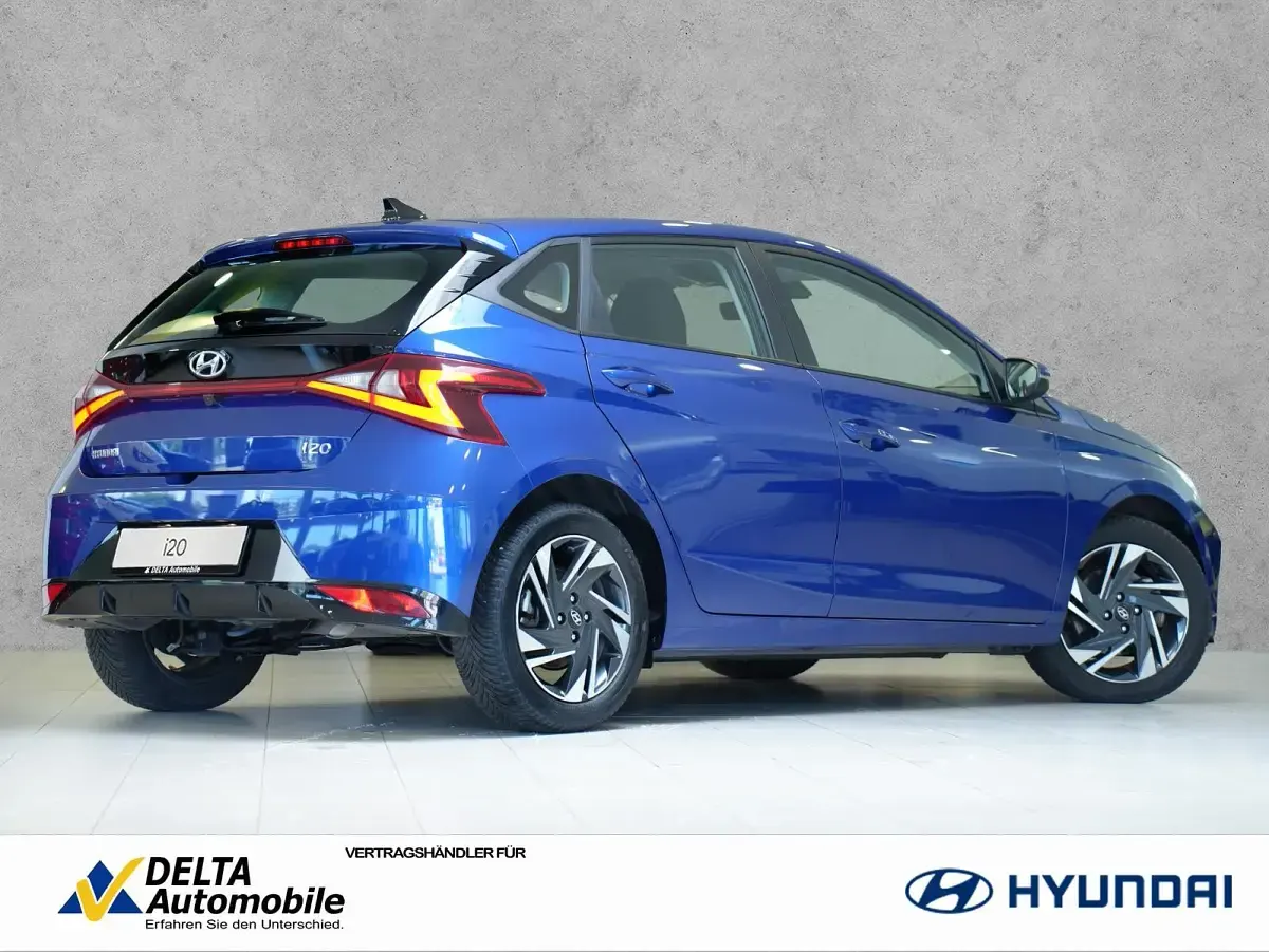 Gebraucht Hyundai i20 Trend 101 PS (74 kW) 2023 Intense blue Kleinwagen