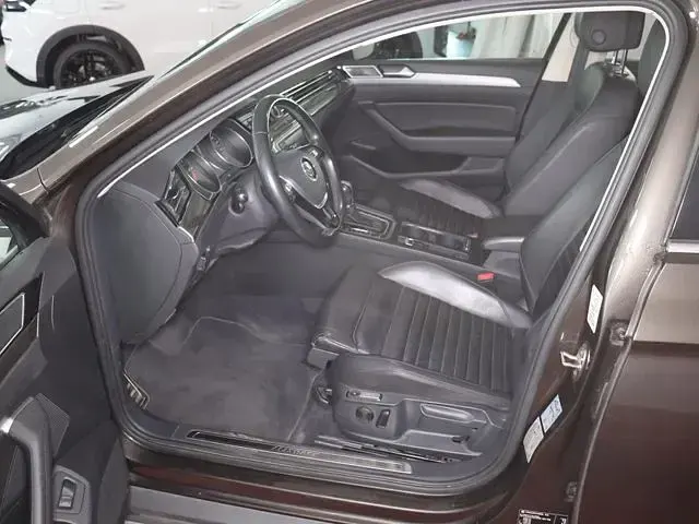 Gebraucht VW Passat Alltrack 190 PS (139 kW) 2017 Braun (metallic) Kombi