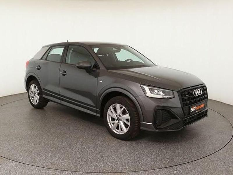 Daytonagrau perleffekt Gebraucht 2024 Audi Q2 S-Line SUV | 31.880 € (Guter Preis) - Bild 1/4