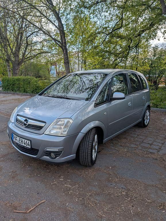 Grau Gebraucht 2006 Opel Meriva Van / Kleinbus | 500 € (Superpreis) - Bild 1/4