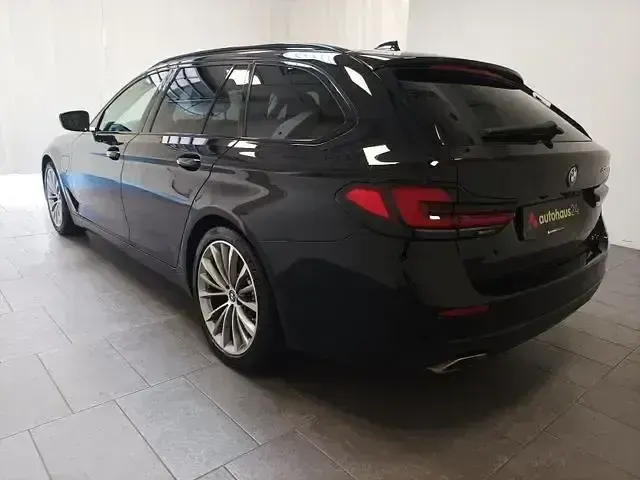 Gebraucht BMW 530e Shadowline 292 PS (214 kW) 2022 Schwarz Kombi