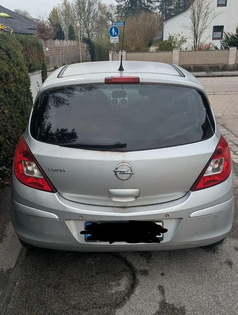 Gebraucht Opel Corsa Active 87 PS (63 kW) 2013 Silber Kleinwagen