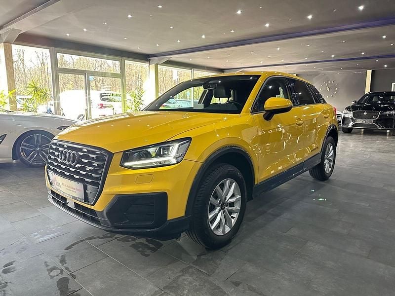 Gelb Gebraucht 2018 Audi Q2 Sport SUV | 13.990 € (Superpreis) - Bild 1/4