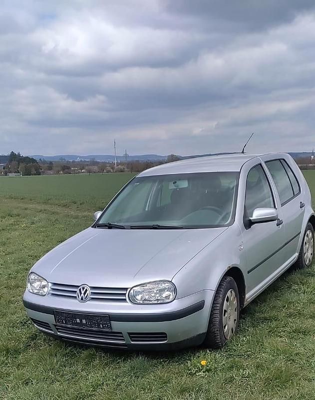 Gebraucht VW Golf IV 100 PS (73 kW) 2002 Kleinwagen