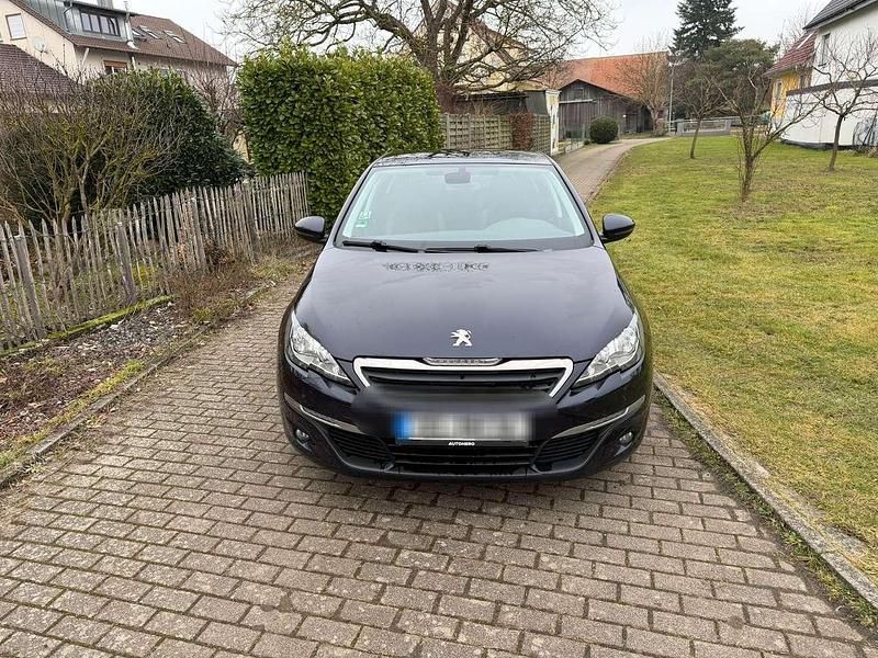 Gebraucht Peugeot 308 Style 131 PS (96 kW) 2015 Encreblau oder dark blue Kleinwagen