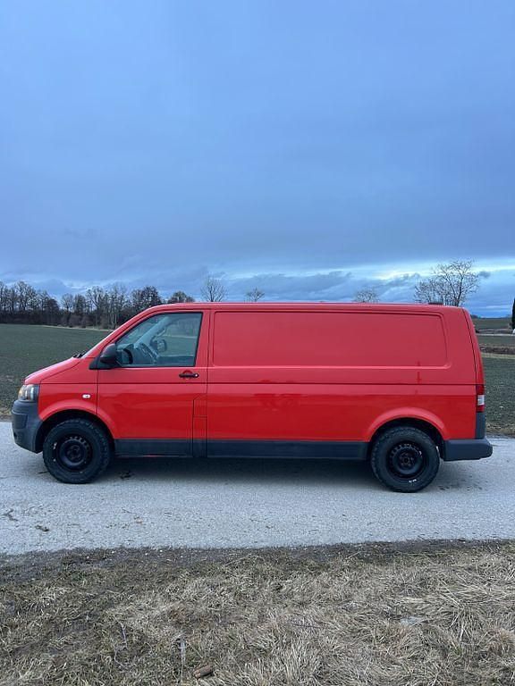Gebraucht VW Transporter 140 PS (102 kW) 2013 Rot Van