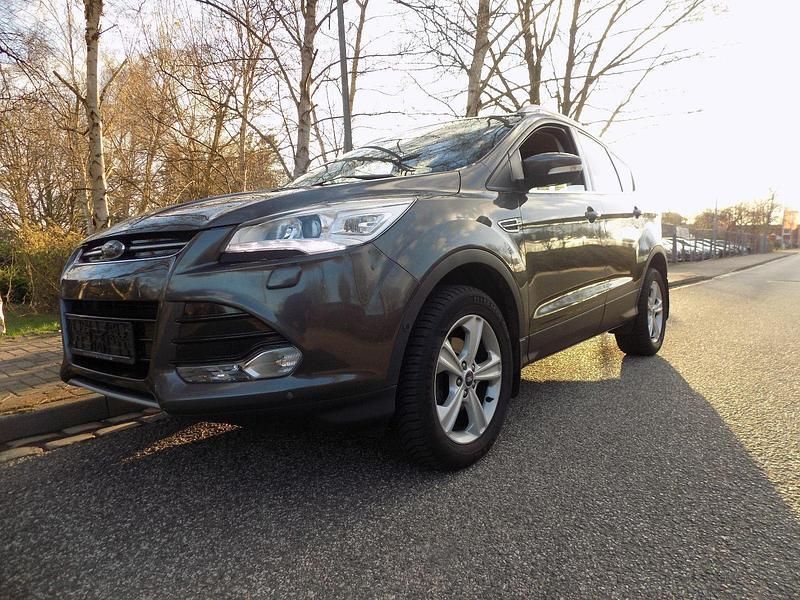 Gebraucht Ford Kuga Titanium 150 PS (110 kW) 2016 Braun SUV