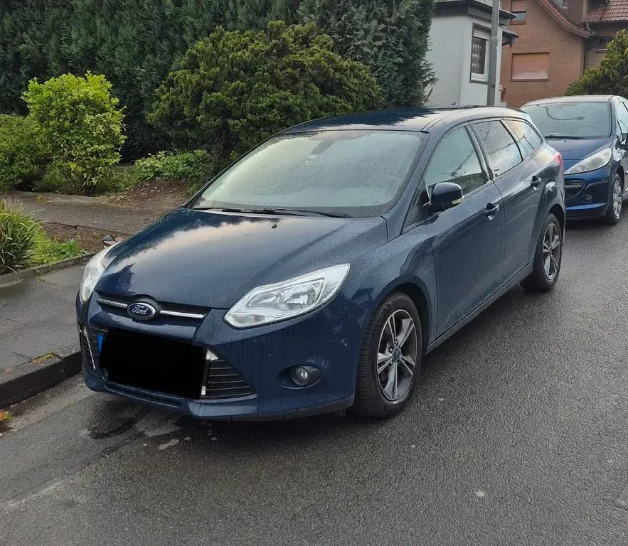 Gebraucht Ford Focus 125 PS (91 kW) 2013 Blau Limousine