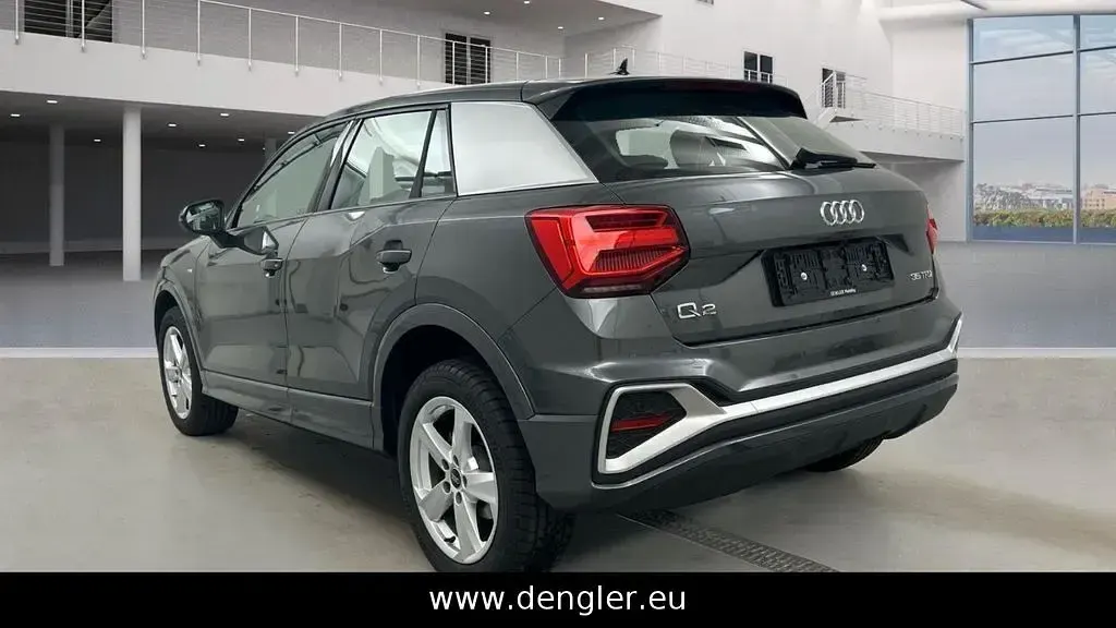 Gebraucht Audi Q2 S-Line 150 PS (110 kW) 2026 Daytonagrau perleffekt SUV