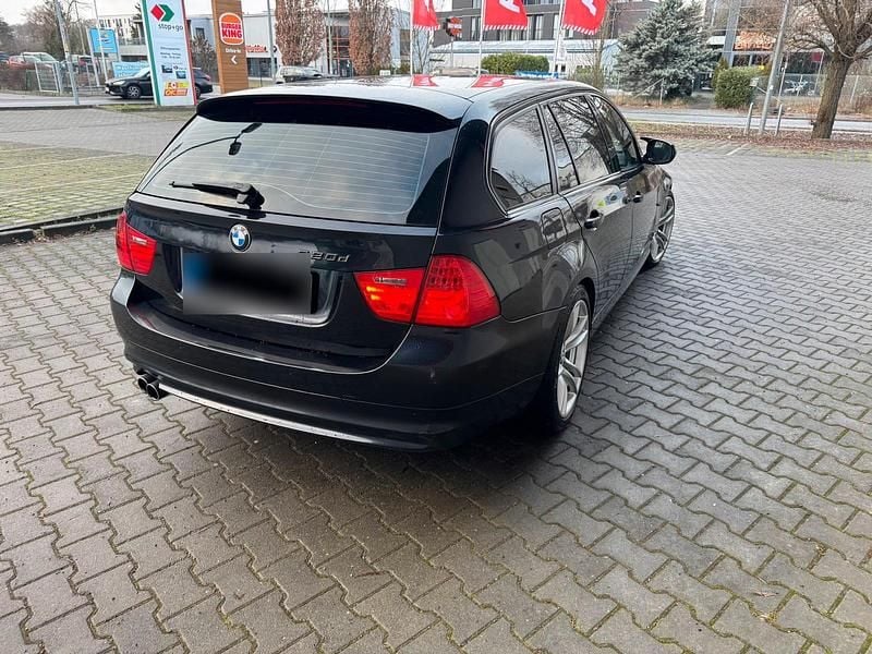 Gebraucht BMW 330 Performance 430 PS (316 kW) 2010 Schwarz Kombi