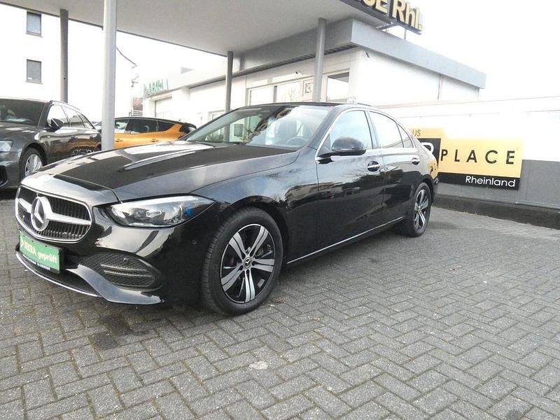 Gebraucht Mercedes C200 Avantgarde 204 PS (150 kW) 2022 Schwarz Limousine