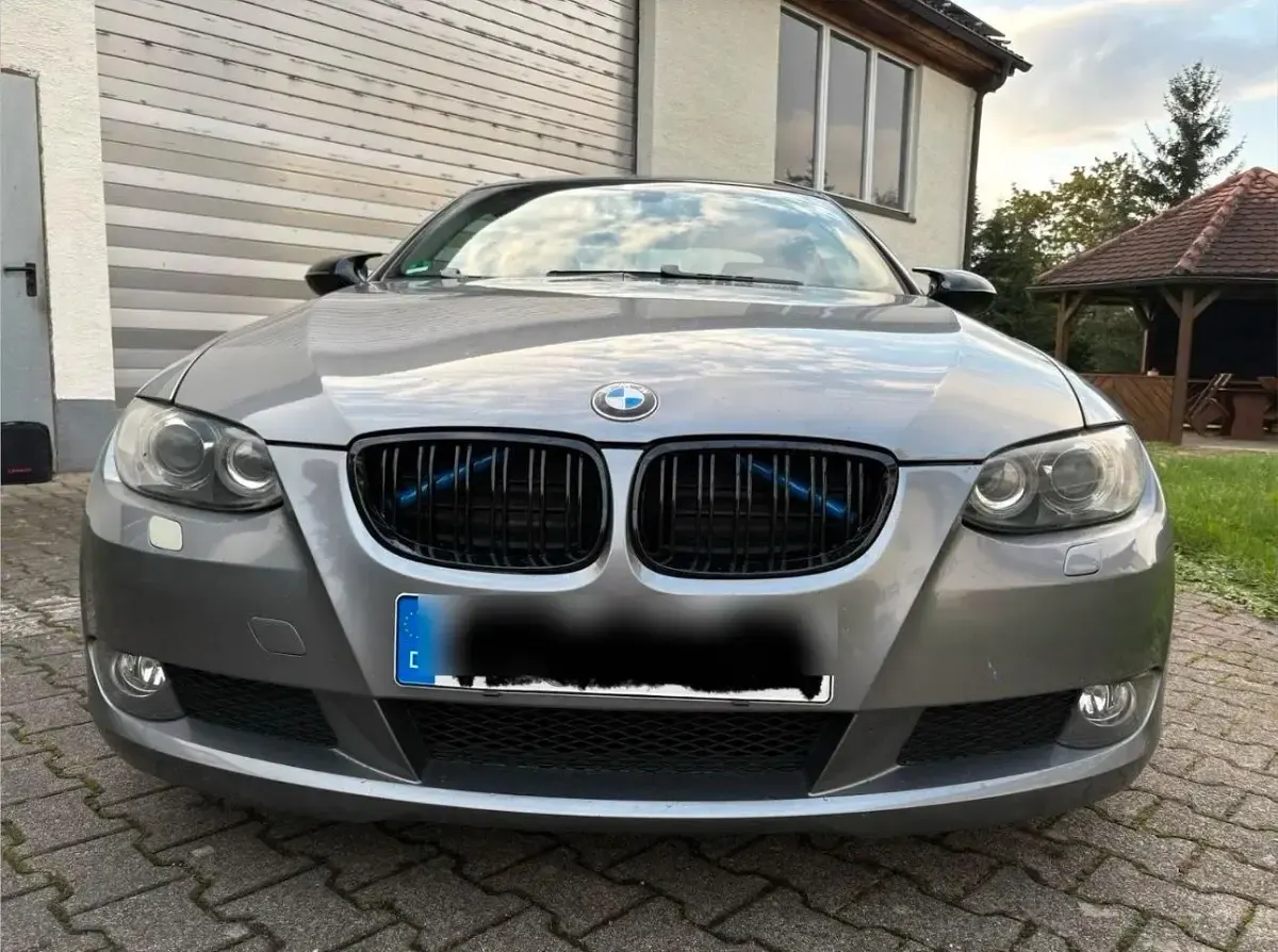Gebraucht BMW 320 170 PS (125 kW) 2008 Grau Coupé