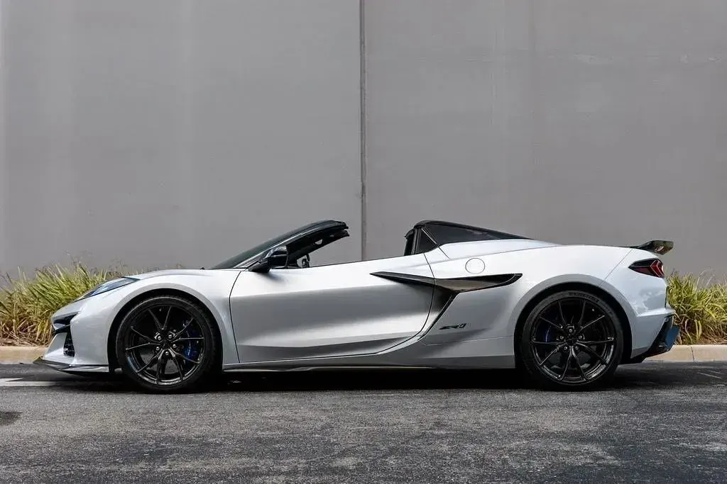 Neu Corvette ZR1 2026 Silber Cabrio