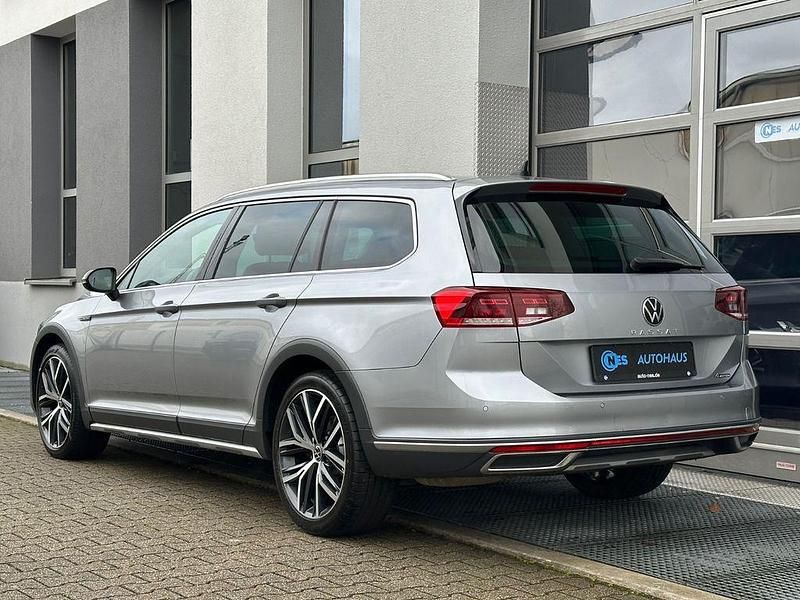 Gebraucht VW Passat Alltrack 200 PS (147 kW) 2021 Silber Kombi