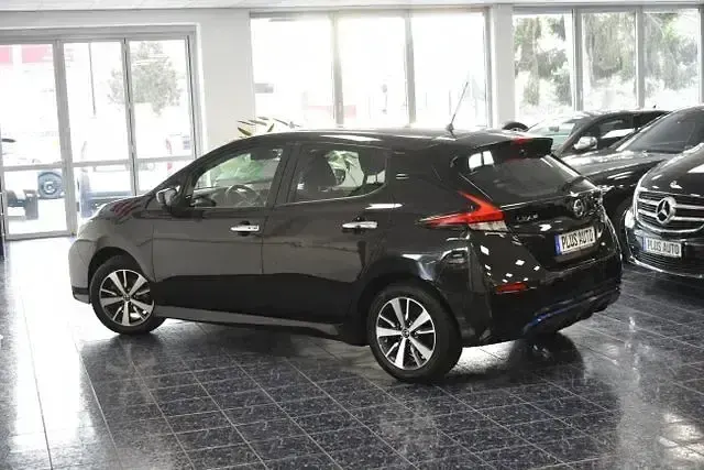 Gebraucht Nissan Leaf Acenta 110 kW (150 PS) 2021 Schwarz Kleinwagen