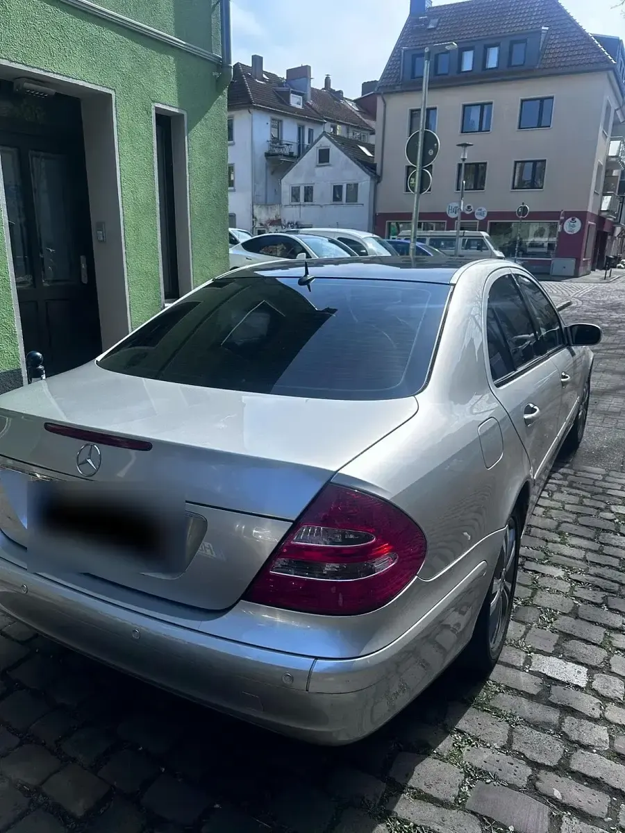 Second-hand Mercedes E240 2003 Gri Berlinǎ