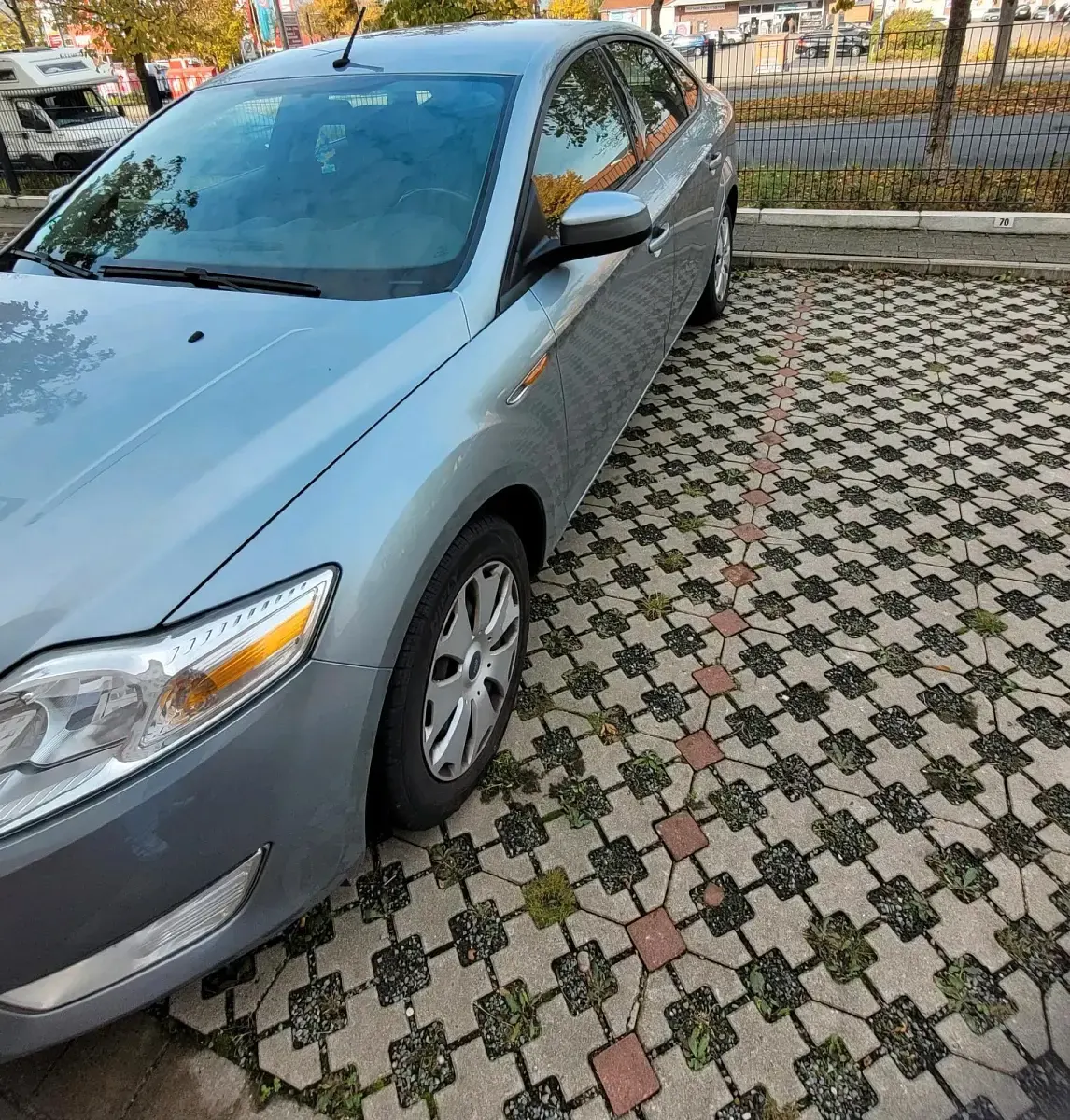 Gebraucht Ford Mondeo 125 PS (91 kW) 2010 Grau Limousine