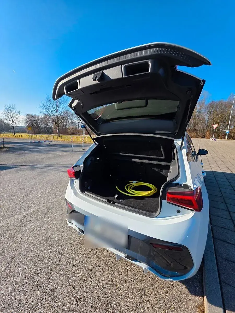 Używany Cupra Born 169 kW (231 KM) 2023 Biały Hatchback