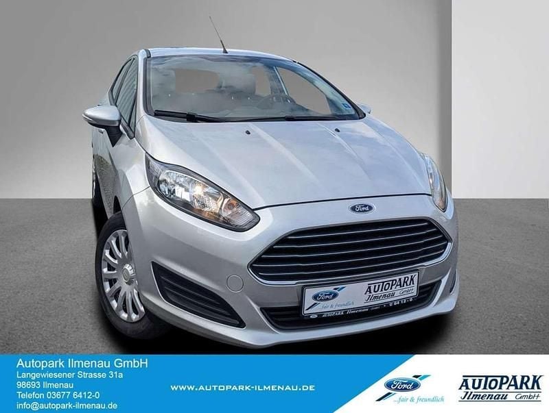 Polarsilber metallic Gebraucht 2013 Ford Fiesta Trend Kleinwagen | 6.999 € (Fairer Preis) - Bild 1/4