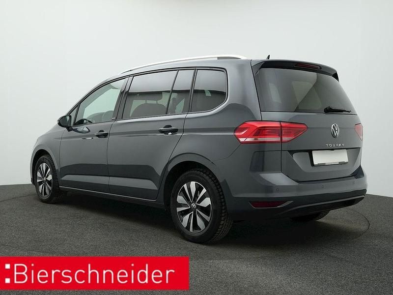 Gebraucht VW Touran Move 122 PS (89 kW) 2024 Grau Van / Kleinbus