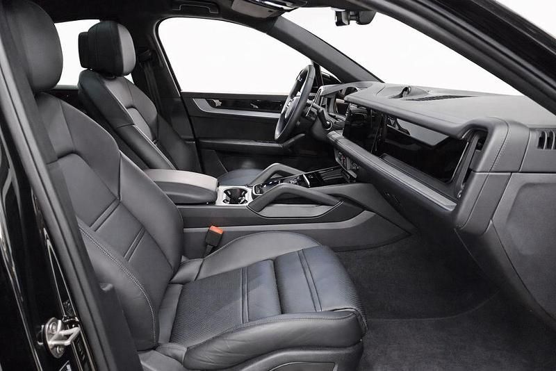 Gebraucht Porsche Cayenne E-Hybrid Coupe 470 PS (345 kW) 2024 Schwarz Coupé