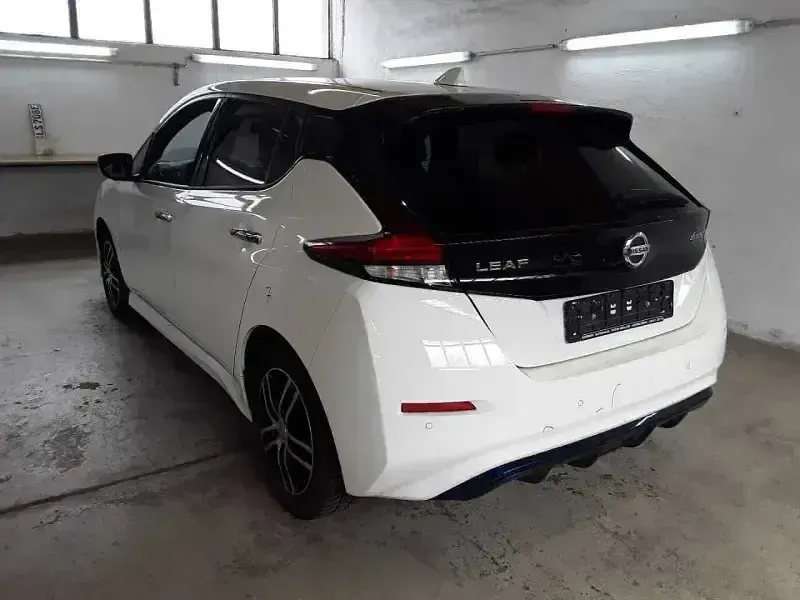 Gebraucht Nissan Leaf N-Connecta 110 kW (150 PS) 2021 Weiß Kleinwagen
