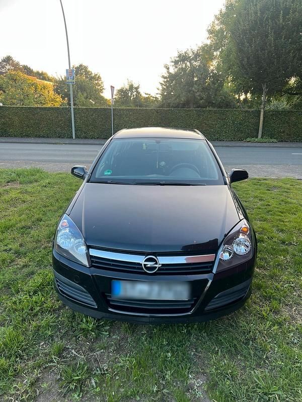 Schwarz Gebraucht 2004 Opel Astra Kleinwagen | 1.100 € (Guter Preis) - Bild 1/4