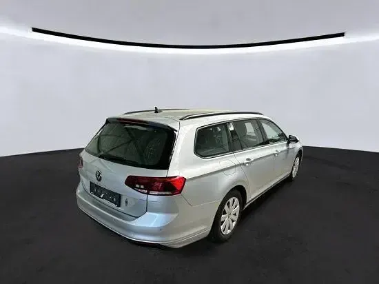 Gebraucht VW Passat 122 PS (89 kW) 2021 Silber Kombi