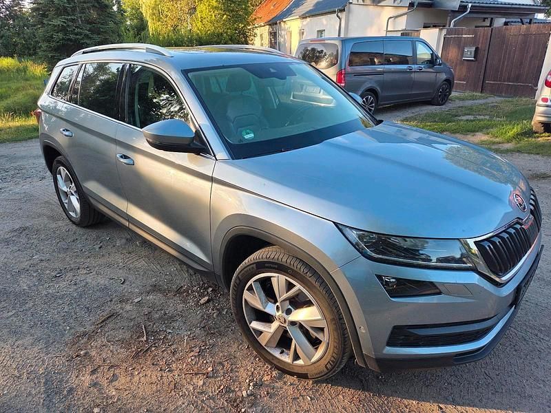 Grau Gebraucht 2017 Skoda Kodiaq SUV | 18.200 € (Guter Preis) - Bild 1/4