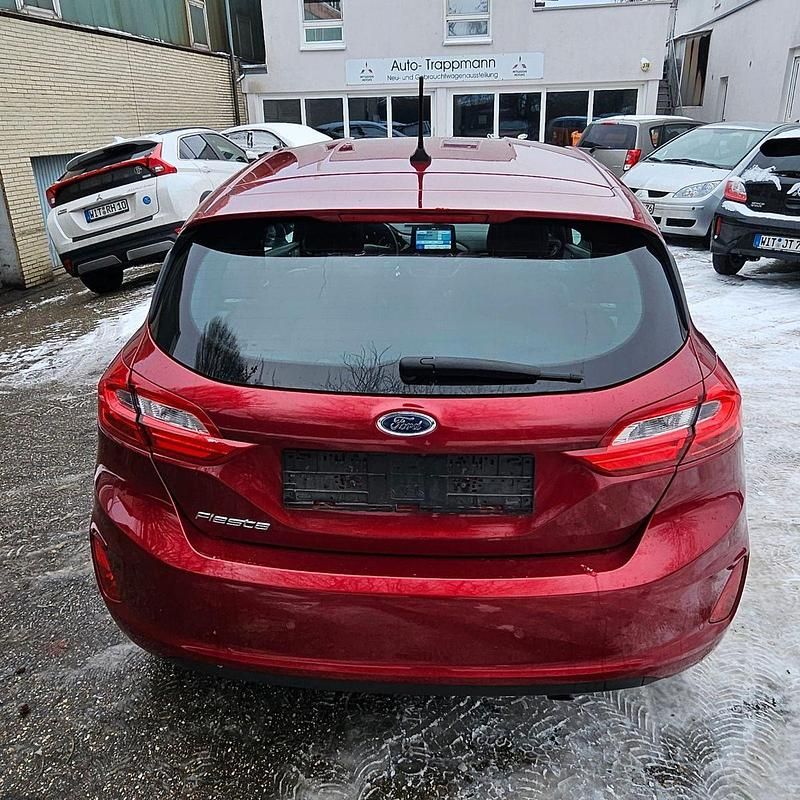 Gebraucht Ford Fiesta Titanium 125 PS (91 kW) 2019 Rot Kleinwagen