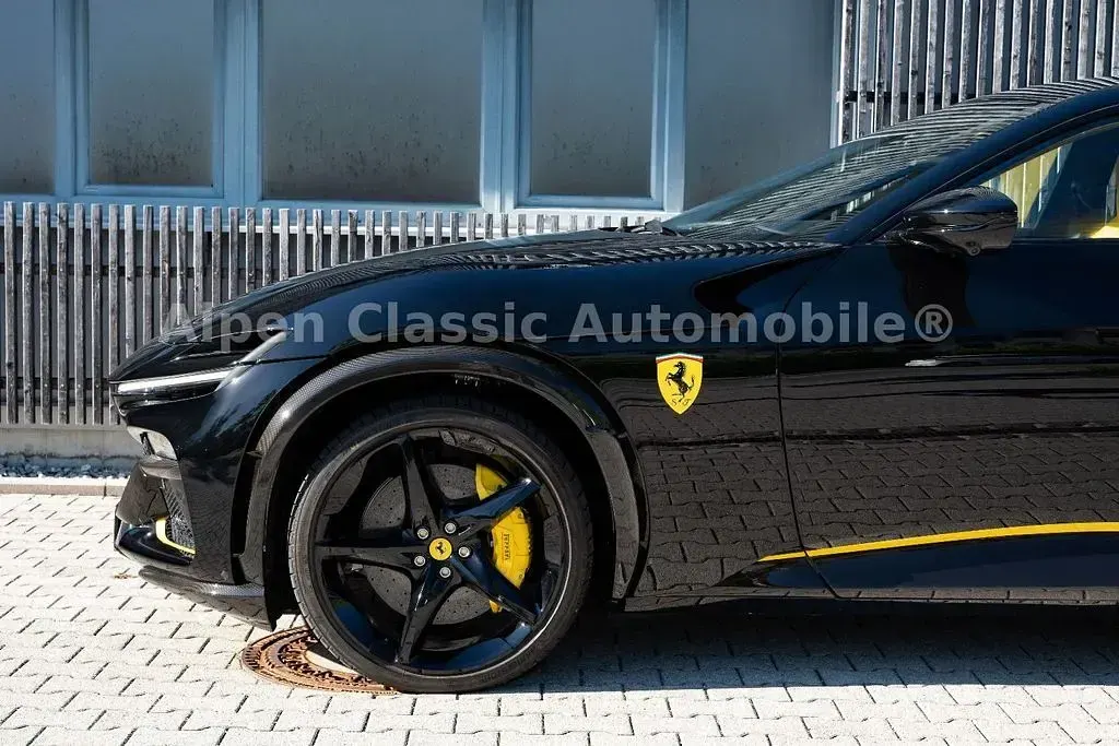 Neu Ferrari Purosangue 725 PS (533 kW) 2025 Nero ds SUV
