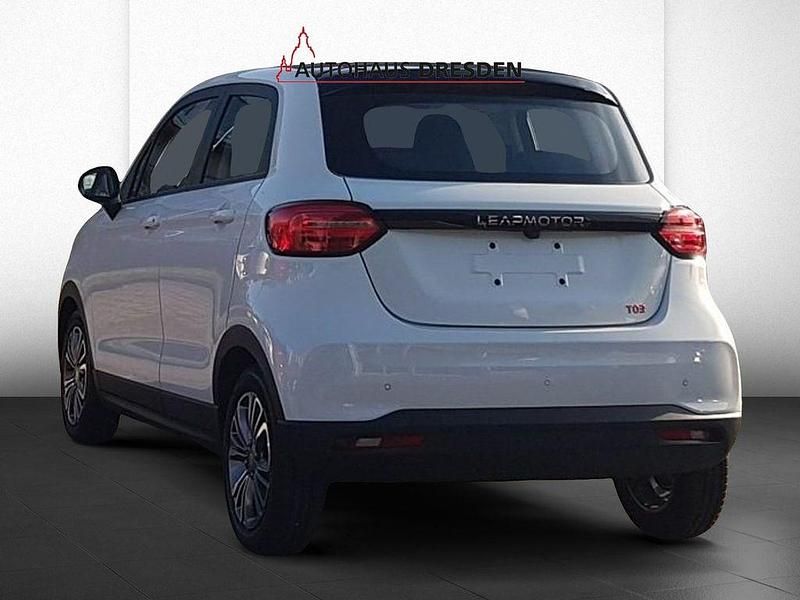 Neu Leapmotor T03 69 kW (95 PS) 2025 Blau Kleinwagen