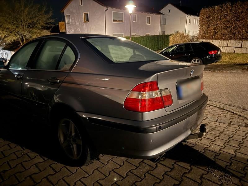 Gebraucht BMW 325 192 PS (141 kW) 2003 Grau Limousine