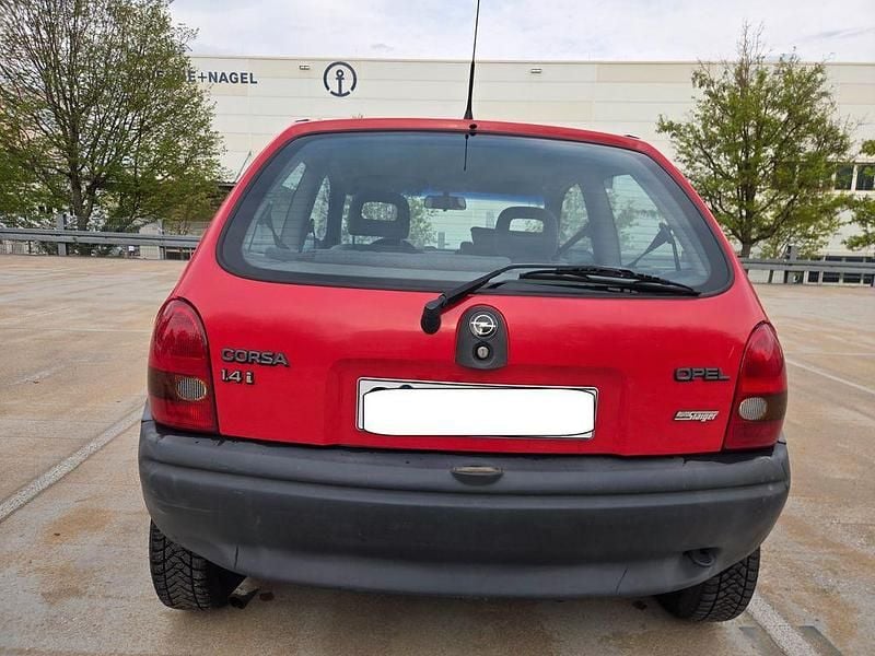 Second-hand Opel Corsa 45 CP (33 kW) 1994 Roșu Hatchback