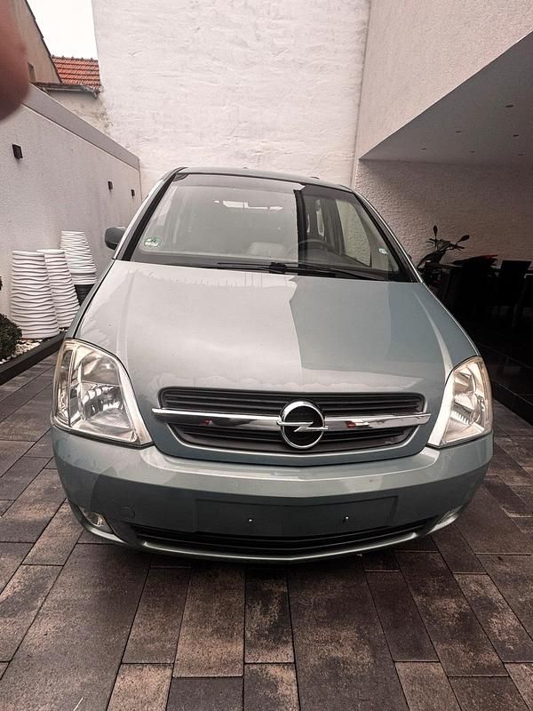 Grau Gebraucht 2005 Opel Meriva Van / Kleinbus | 500 € (Superpreis) - Bild 1/4