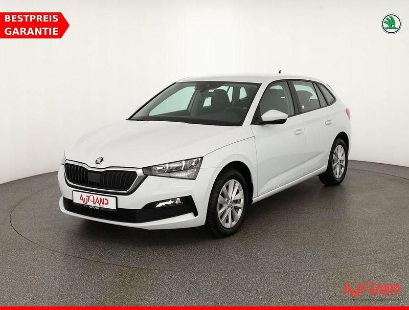 Weiß Gebraucht 2023 Skoda Scala Kleinwagen | 19.890 € (Guter Preis) - Bild 1/4