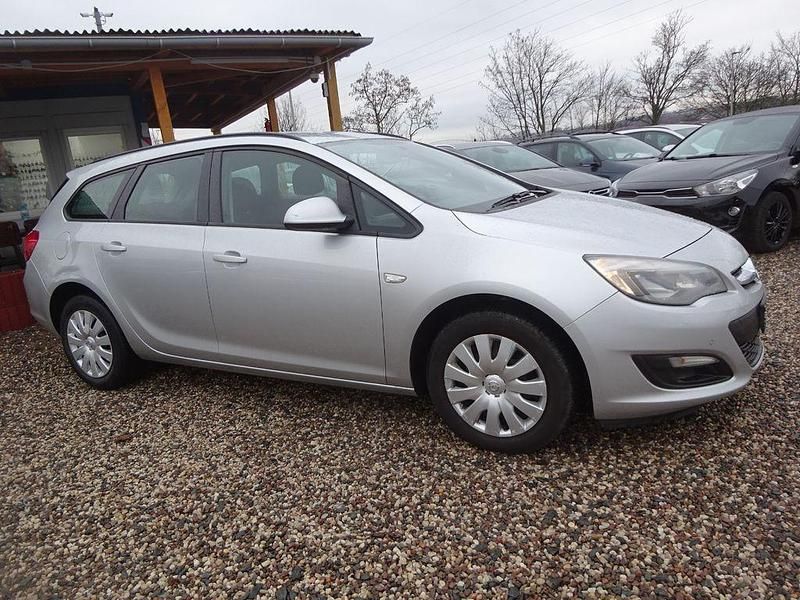 Gebraucht Opel Astra Edition 140 PS (102 kW) 2014 Grau Kombi