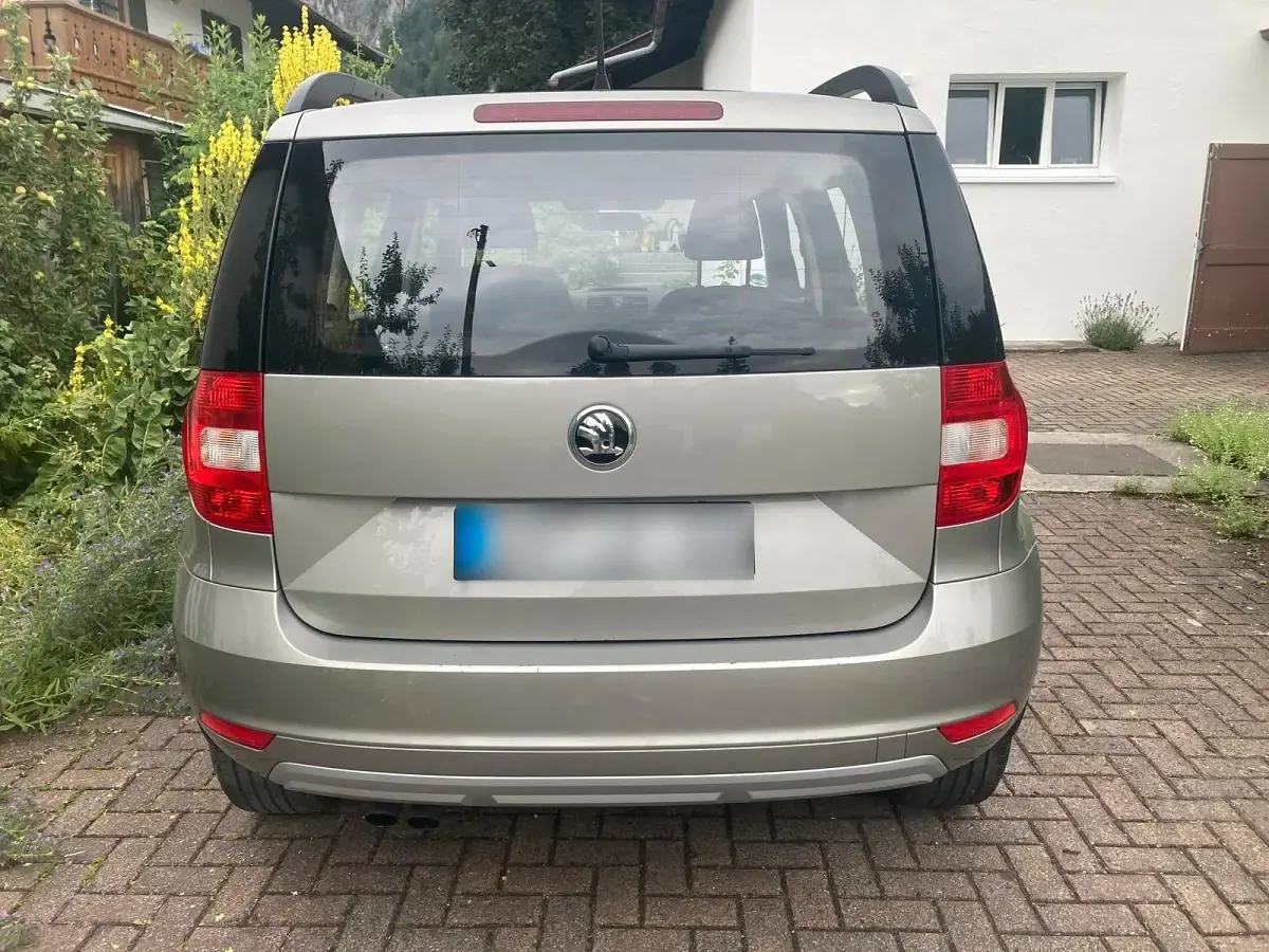 Gebraucht Skoda Yeti 122 PS (89 kW) 2015 Andere farben SUV