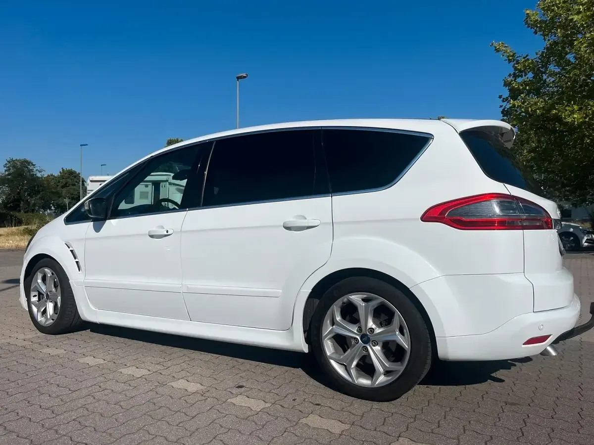 Gebraucht Ford S-MAX Titanium 163 PS (119 kW) 2015 Weiß Van / Kleinbus