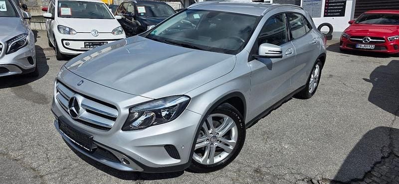 Gebraucht Mercedes GLA200 156 PS (114 kW) 2015 Silber SUV