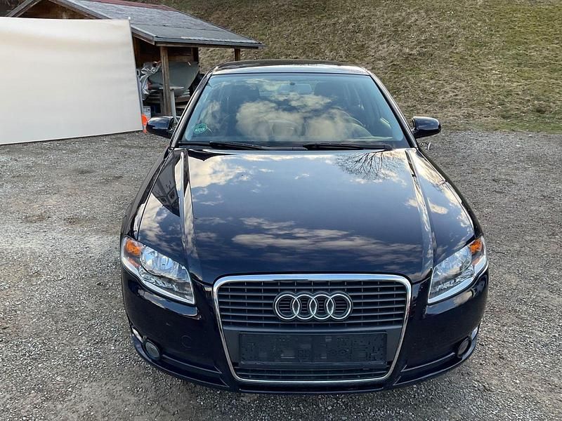 Gebraucht Audi A4 102 PS (75 kW) 2006 Blau Limousine