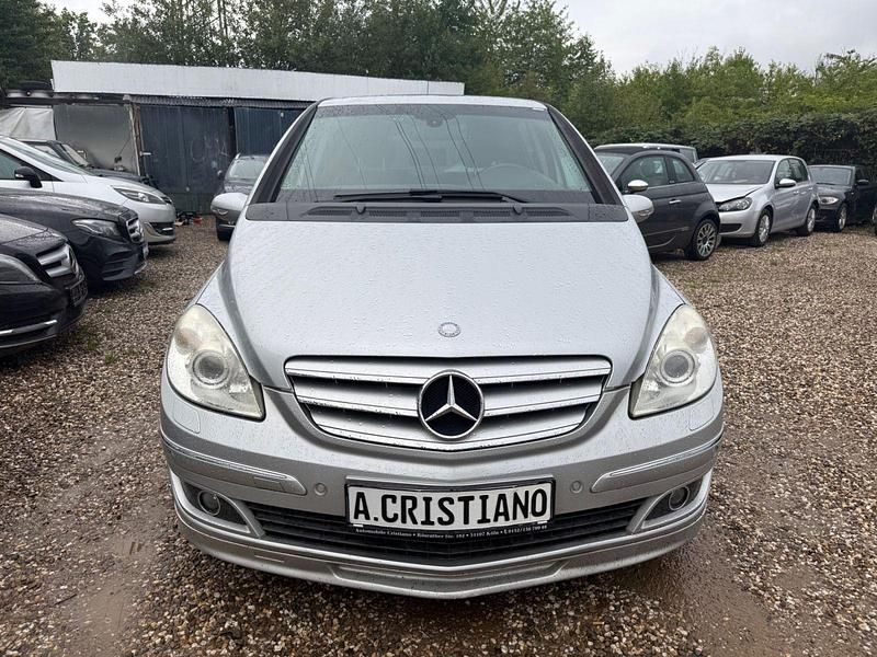 Silber Gebraucht 2006 Mercedes 200 Limousine | 4.999 € (Fairer Preis) - Bild 1/4