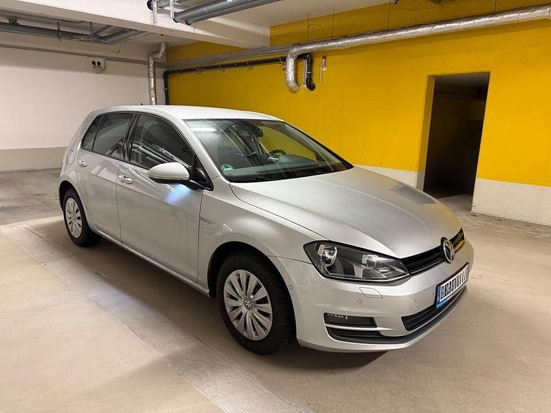 Grau Gebraucht 2014 VW Golf VII Cup Kombi | 8.250 € (Fairer Preis) - Bild 1/4