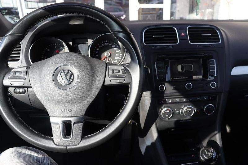 Gebraucht VW Golf Cabriolet 140 PS (102 kW) 2014 Rot Cabrio