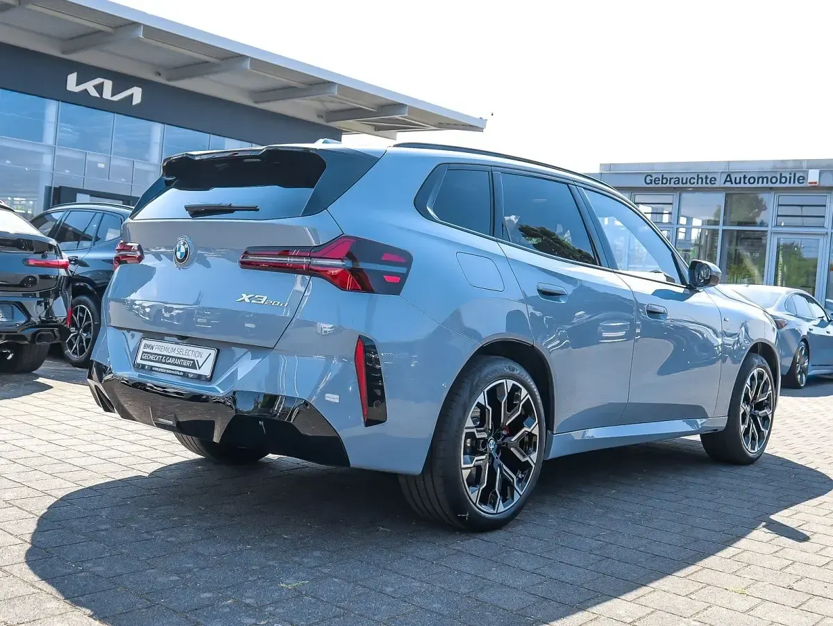 Gebraucht BMW X3 M Sport 197 PS (144 kW) 2025 Grau SUV