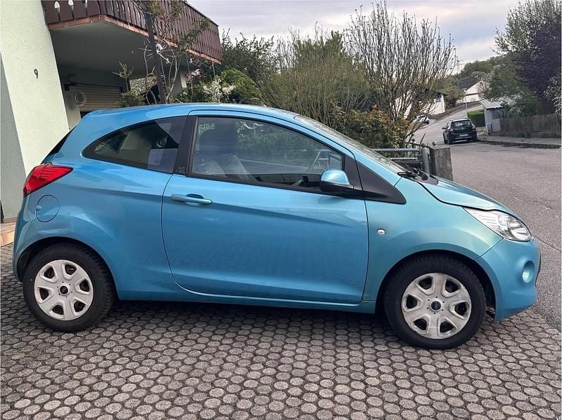 Second-hand Ford Ka 69 CP (50 kW) 2012 Albastru Hatchback