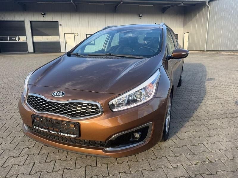 Gebraucht Kia Ceed 136 PS (100 kW) 2017 Braun Kleinwagen