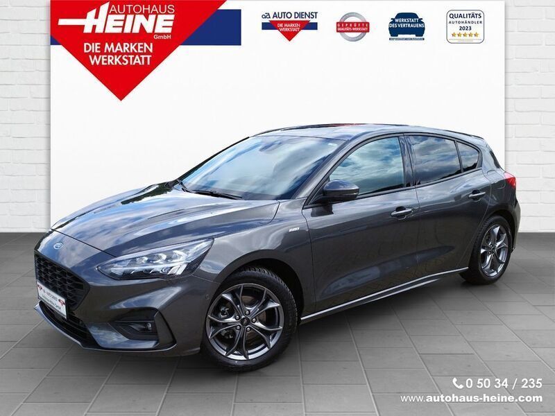 Grau Gebraucht 2021 Ford Focus ST-Line Limousine | 19.990 € (Teuer) - Bild 1/4
