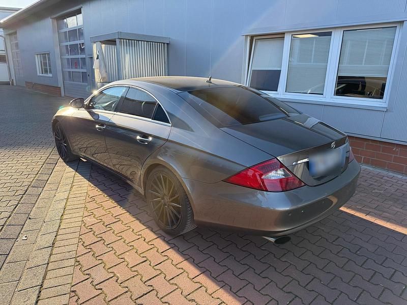 Gebraucht Mercedes CLS320 280 PS (205 kW) 2007 Gold Limousine