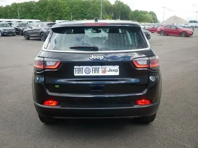 Occasion Jeep Compass Altitude 131 ch (96 kW) 2024 Noir SUV